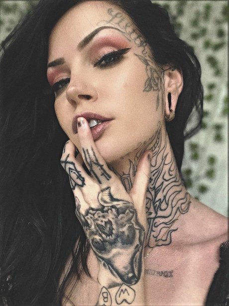 Luna Kyzz model heiße galerien