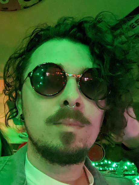 Trashcan Wallace erwachsene nette bild