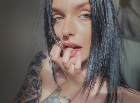 Essssm_ erwachsene akt galerien