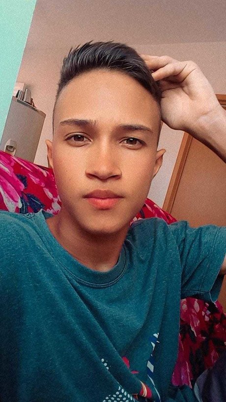 PauloHenrique model erwachsene bild