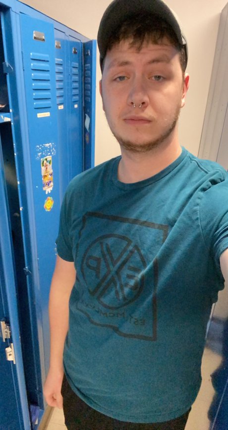 Cody Armbruster nackt kostenlose galerien