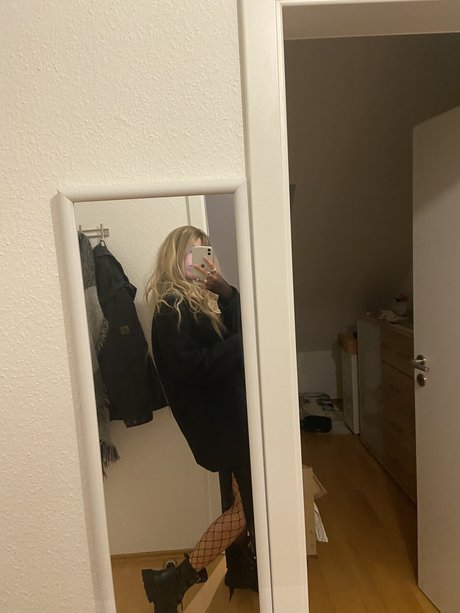 woistdieline hübsche akt foto