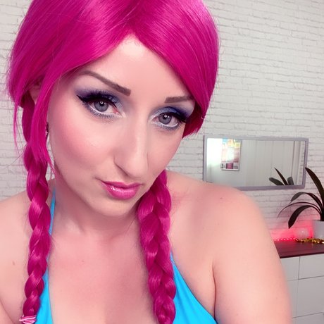 MiraManga porno pornostar galerien