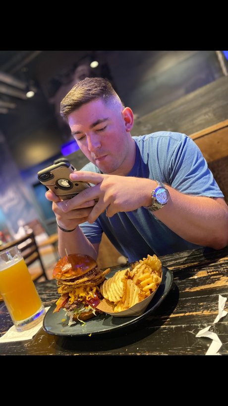 Johnny Rambo nackt porno bild