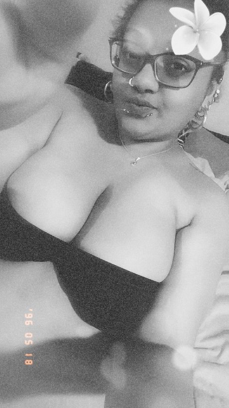 GT QUEENN exklusive nackten foto