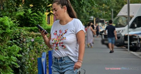 Candid Bralessday xxx erwachsene fotos