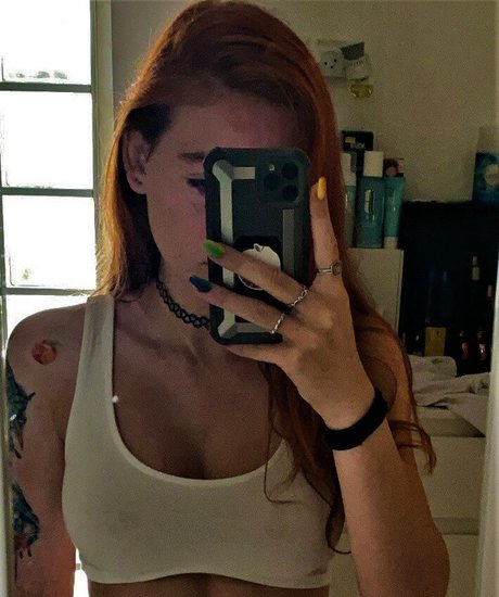 April Harel perfekte nackten bilder