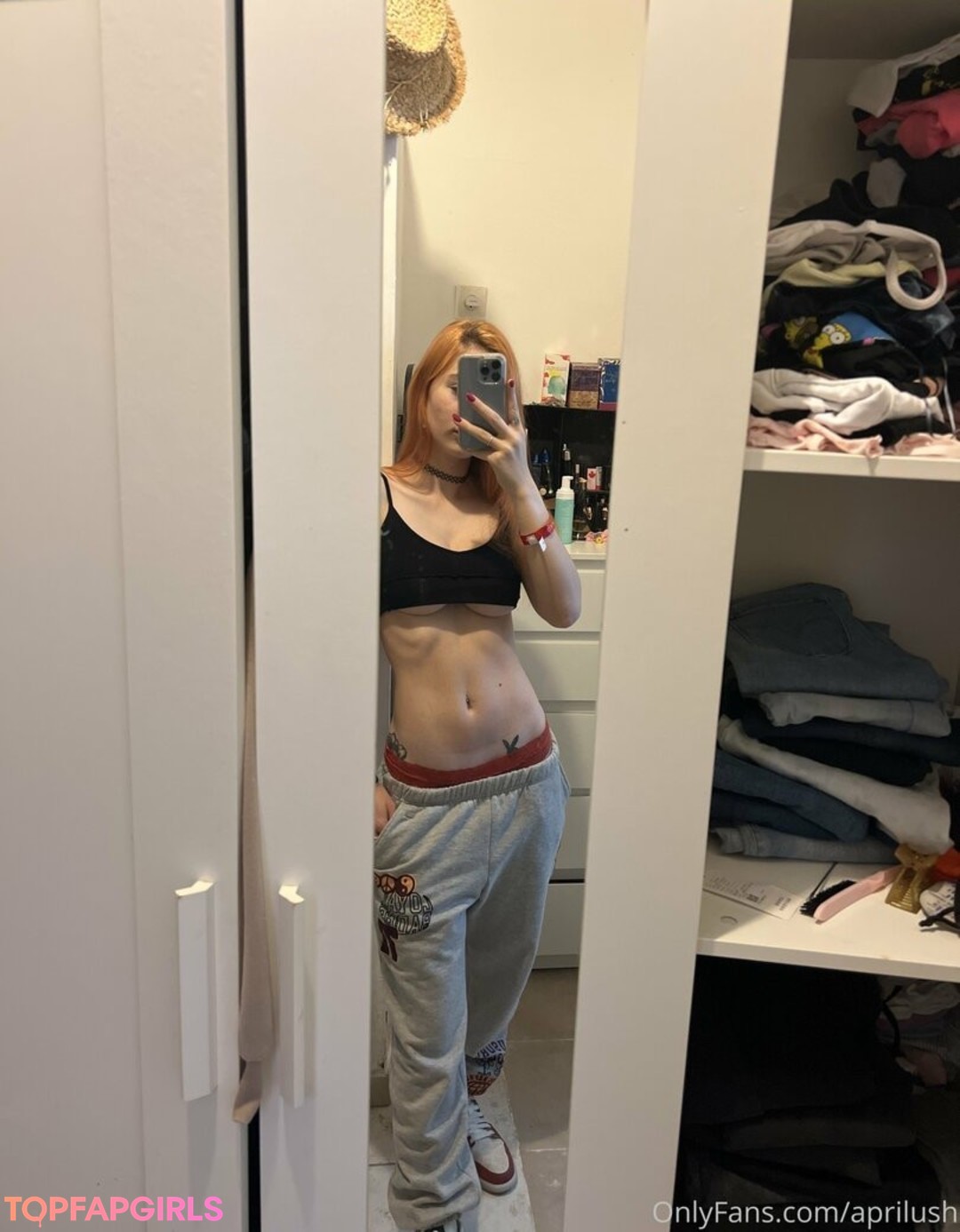 April Harel model nackten foto