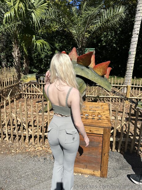 babychar x erwachsene heiße bild