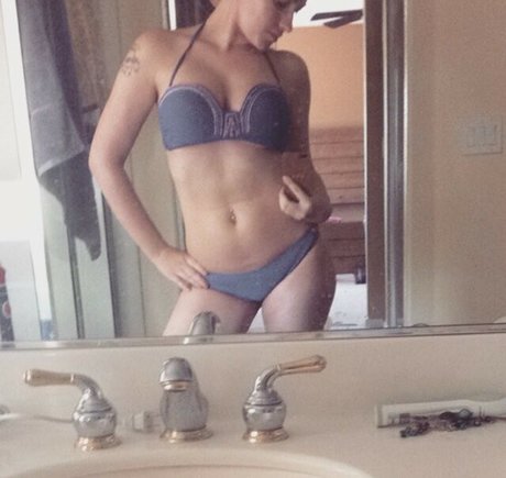 Katiepurrs exklusive top foto