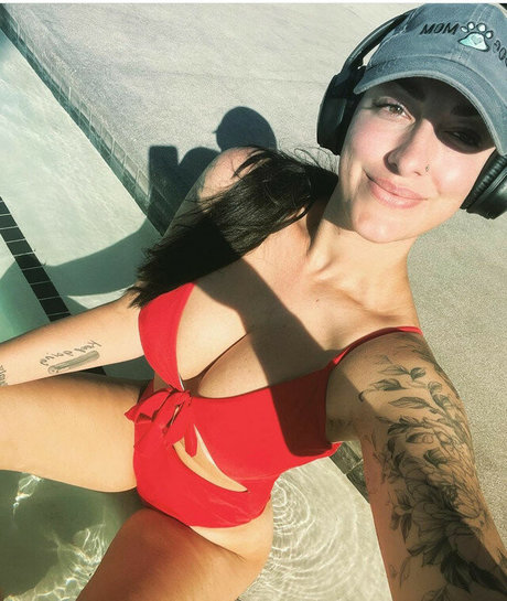 Katiepurrs model kunst archiv