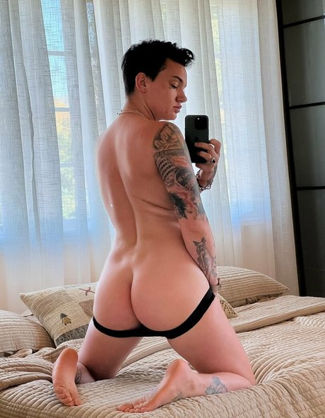 nikkihearts nacktheit pornografische bilder