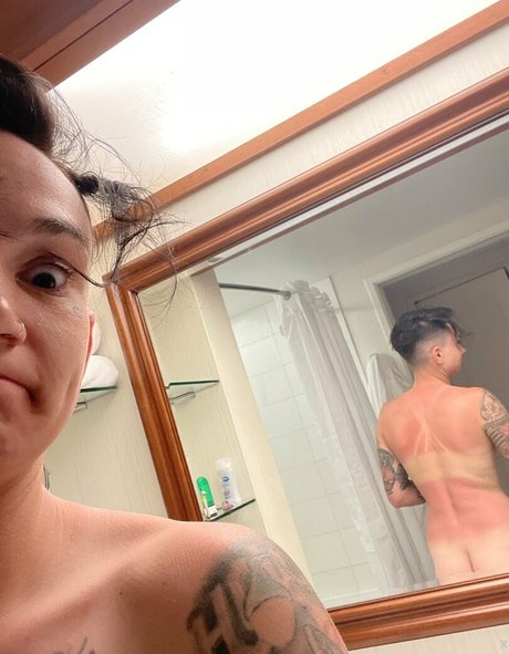 nikkihearts nackt pornostar galerie