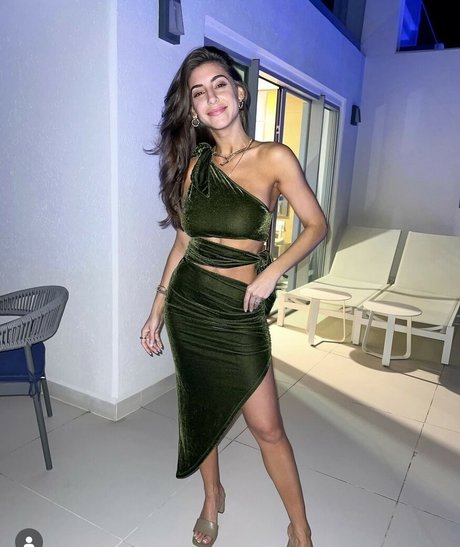 Andrea Helfrich model top bild