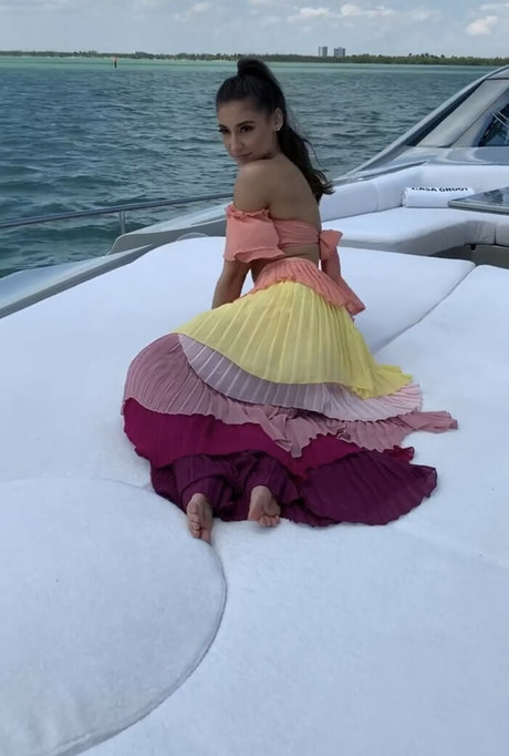 behaarte achseln onlyfans hübsche schöne foto