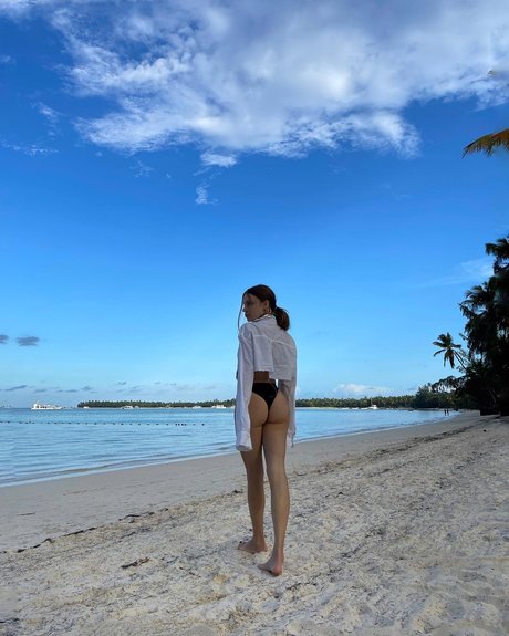 Xenia Tchoumi xxx nette archiv