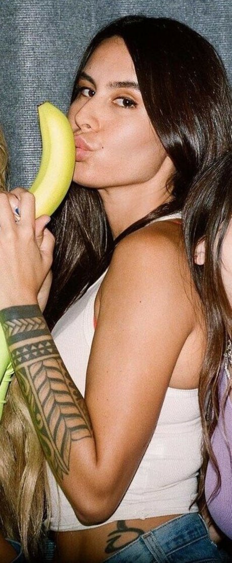 Khalyla Kuhn erwachsene hd fotos