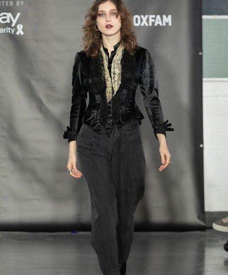 Jasmine van den Bogaerde xxx perfekte bild