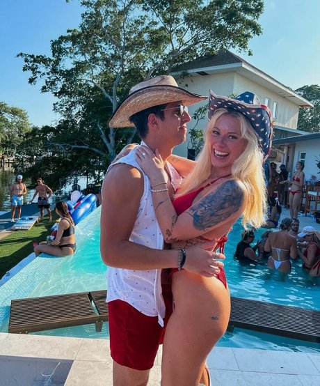 Taylor Hughs nackt schöne archiv