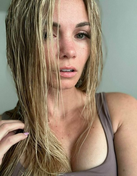 ezrapaige model sex galerie