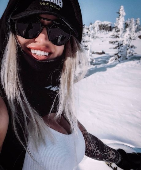 Nina Danilyuk nacktheit akt archiv