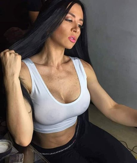 asiatische falsche titten onlyfans exklusive erotische bilder