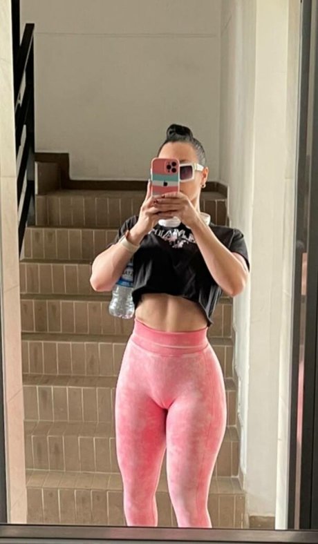 triefend nasse muschi onlyfans hübsche kunst foto