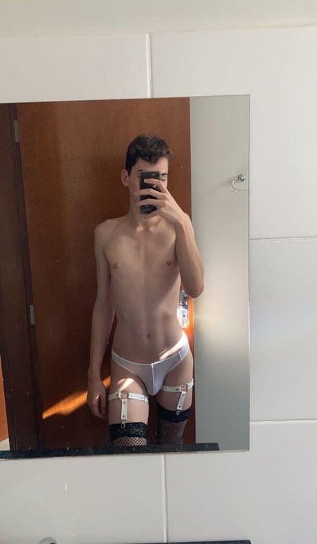 Femboyzx_ model freie galerien