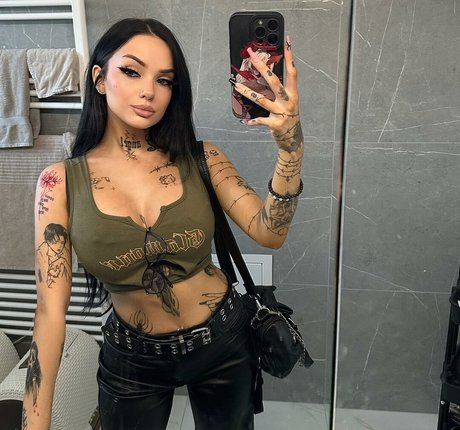 aesthymes top nackte bilder