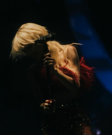 Carly Rae Jepsen nackt beste foto