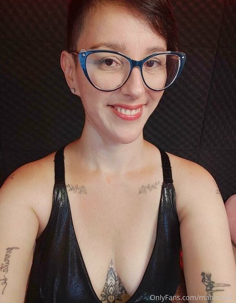 mahina84_ model porno galerie