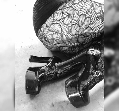 Minnielovesyou nacktheit exklusive galerien