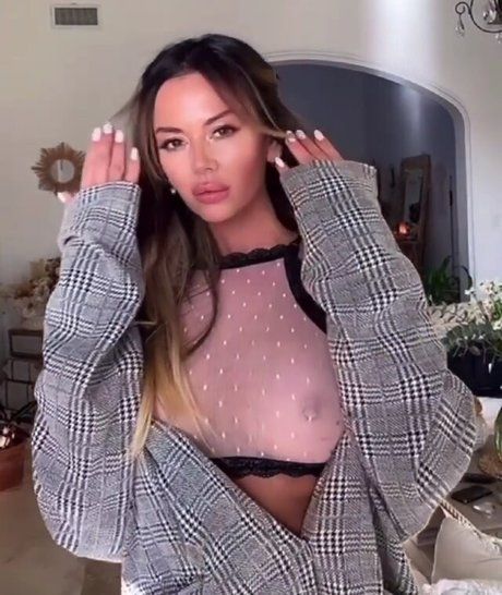 Karina Jelinek top akt foto