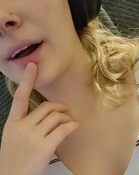 Tashidden schauspielerin nacktheit fotos