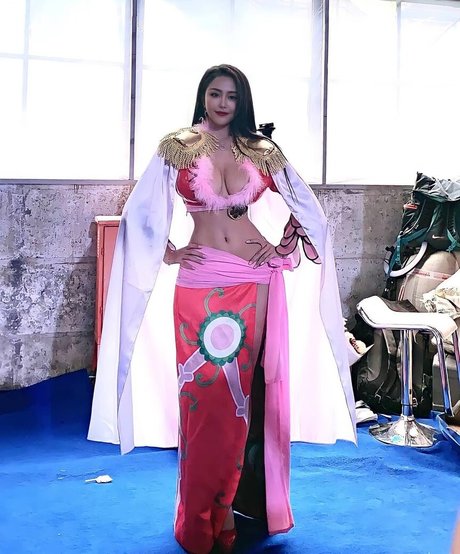 Echo Yue top hd fotos