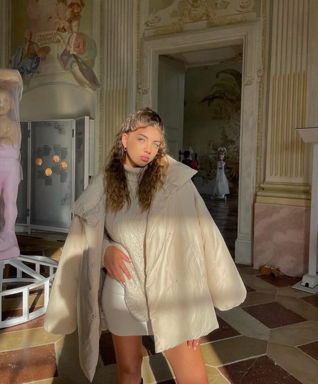 Ela Be eri nackt erotische bild