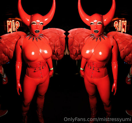 dünne ebenholz-onlyfans xxx nackten bild