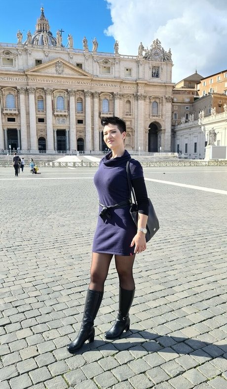 mistressalexandra nacktheit akt galerien