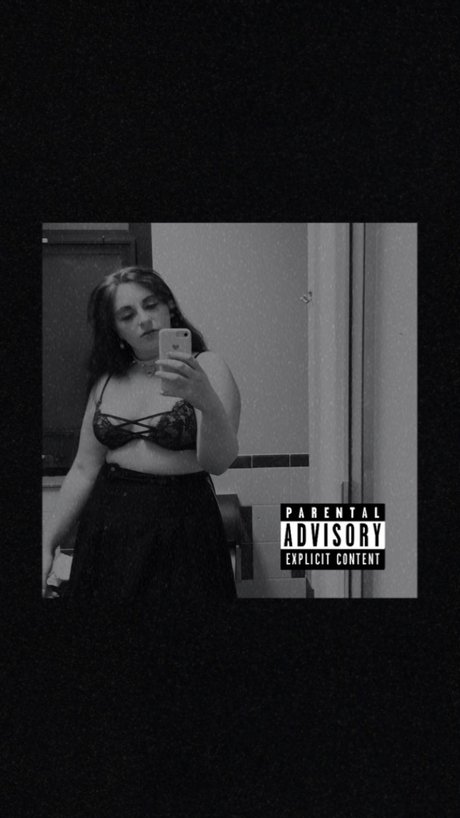 mara ur thicc goth gf model kunst archiv