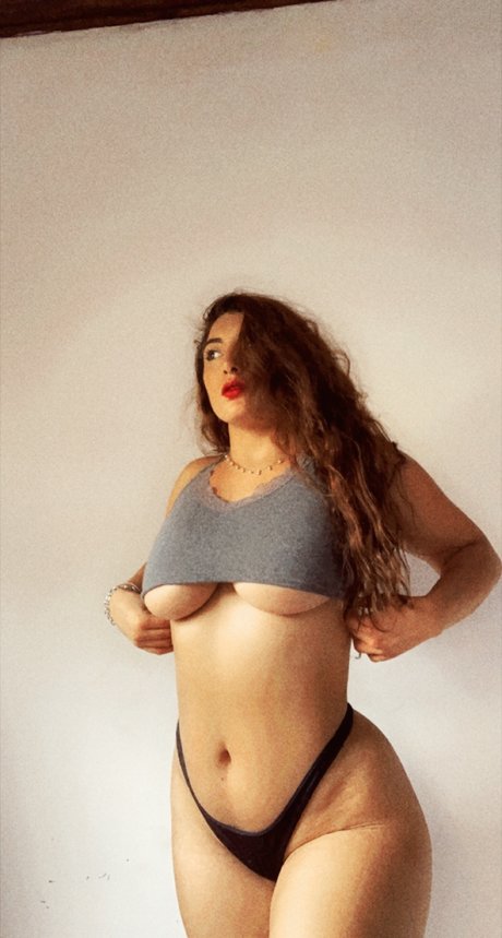 Cleo white model top galerie