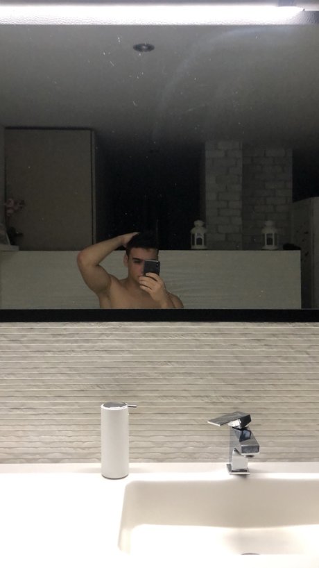 Vitti model porno fotos