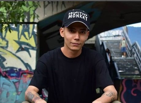 Juan Esteban Montealegre model nackten foto