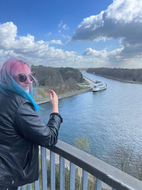 Julie Jellyfish hd nackten galerie