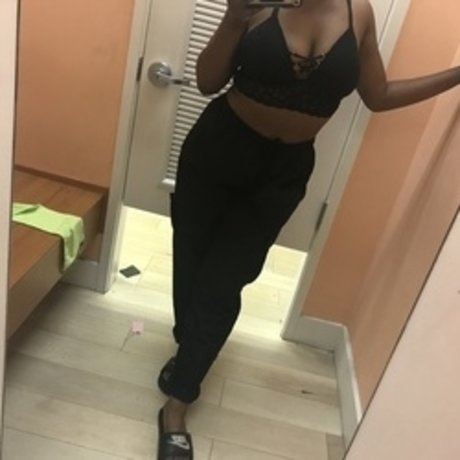 _DoggeBaby model nacktheit archiv