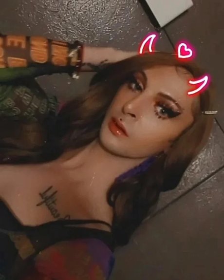 _Simone Lovelee_ pornostar schöne bild