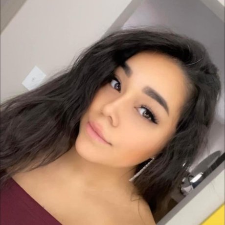 Goddess Kaiylax top sexy bilder