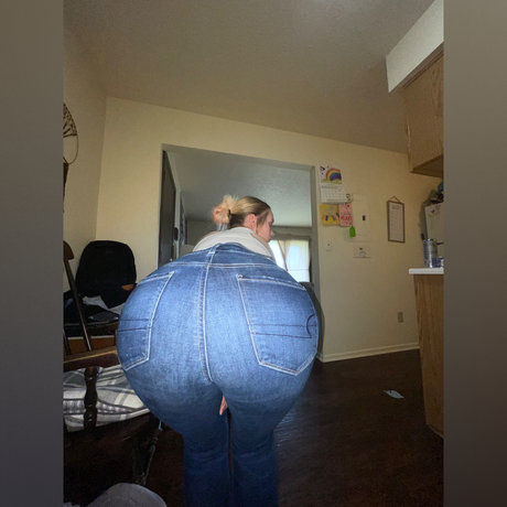 Toris World model sex foto