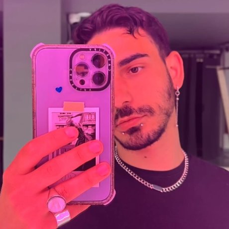 Kostas GeorgoPoulos heiße exklusive bild