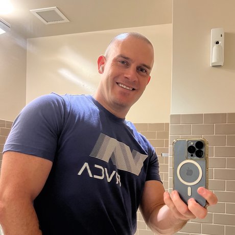 Tony Sea top sex foto