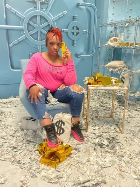 Bigbootie Banks nackt schöne archiv